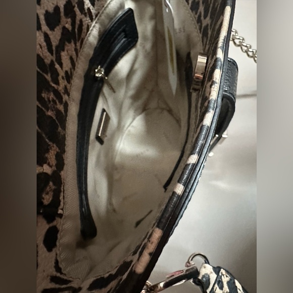 NWT Leopard Guess Purse - Picture 2 of 4